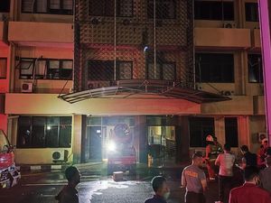 7 Fakta Kepulan Asap di Gedung Baintelkam Polri 7 Fakta Kepulan Asap di Gedung Baintelkam Polri
