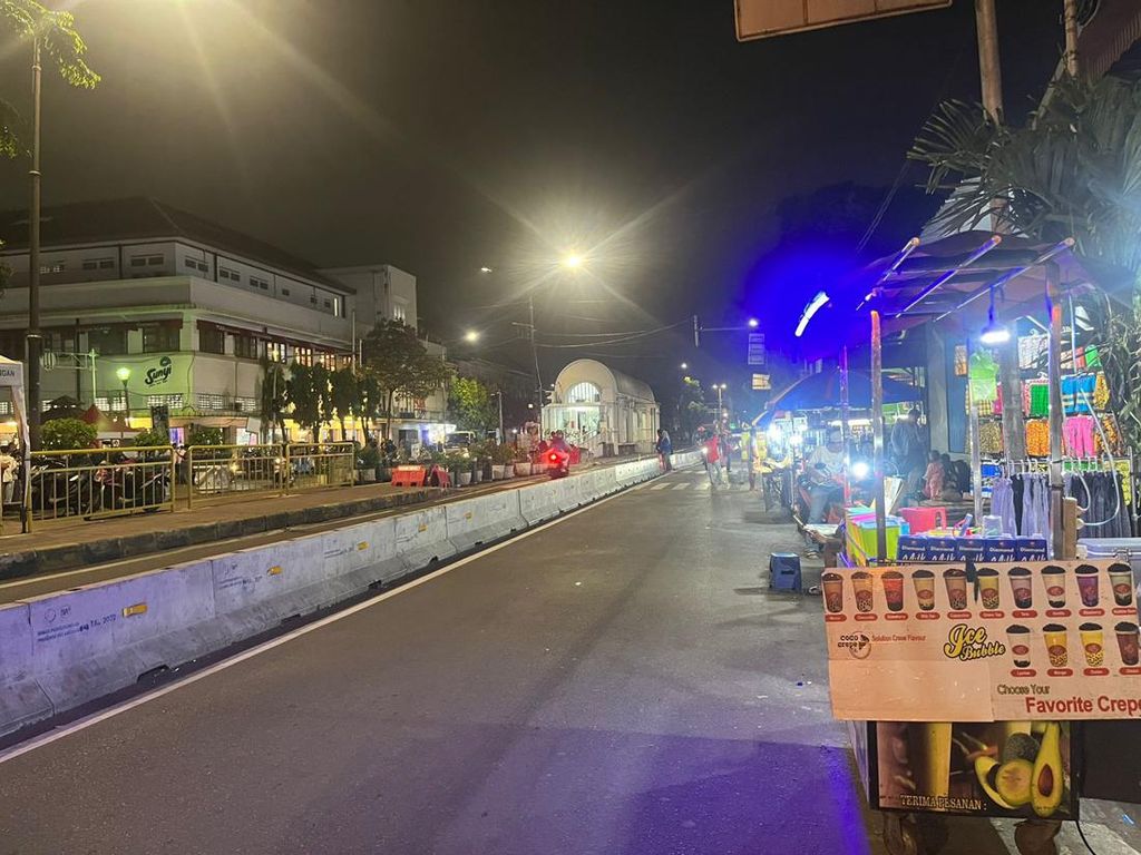 Masih Ada Saja PKL Tak Turuti Larangan Dagang di Jl Kunir Kota Tua Jakarta Masih Ada Saja PKL Tak Turuti Larangan Dagang di Jl Kunir Kota Tua Jakarta