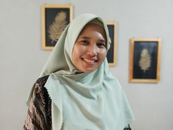 Kisah Guru Krista Dorong Siswa Makin Pede, Buat Kelas ala Podcast