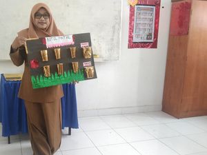 Trik Guru Teladan Kemdikbud Kenalkan Literasi ke Siswa, Pakai Botol Bekas! Trik Guru Teladan Kemdikbud Kenalkan Literasi ke Siswa, Pakai Botol Bekas!