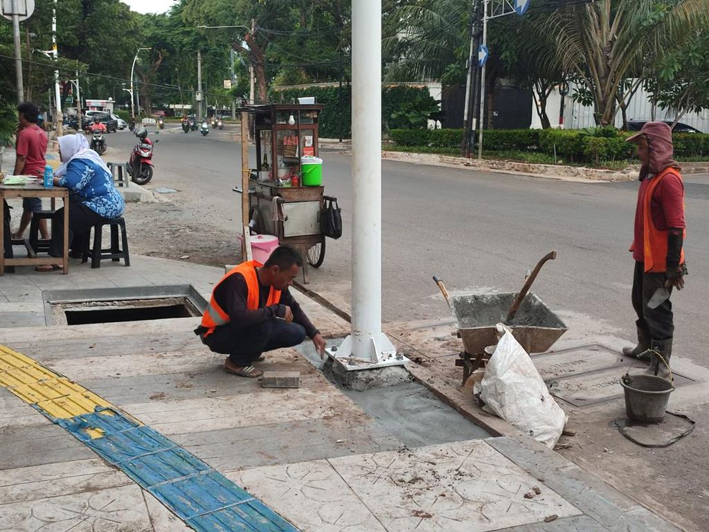 Kabel Lampu Jalan Sepanjang 100 Meter di Jakpus Hilang, Diduga Dicuri Kabel Lampu Jalan Sepanjang 100 Meter di Jakpus Hilang, Diduga Dicuri