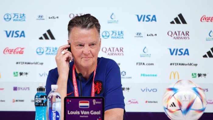 DOHA, QATAR - NOVEMBER 24: Louis van Gaal, Head Coach of Netherlands, speaks during the Netherlands Press Conference at the Main Media Center on November 24, 2022 in Doha, Qatar. (Photo by Adam Pretty - FIFA/FIFA via Getty Images)