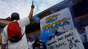 Menengok Peringatan Hari Guru Seantero Nusantara
