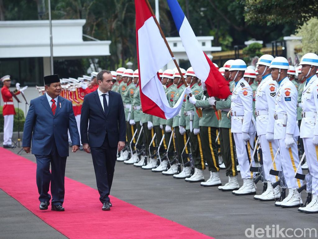 Momen Menhan Prabowo Bertemu Menhan Prancis