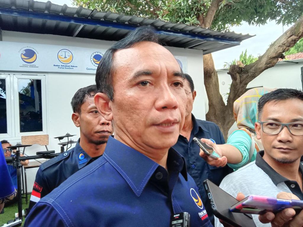 Enggan Ikuti Rohmi Keluar NasDem, Lutfi Siap Duel Lawan TGB di 2024 Enggan Ikuti Rohmi Keluar NasDem, Lutfi Siap Duel Lawan TGB di 2024