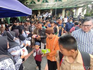 Jumat Berkah di Masjid Agung, Cara Guru di Ciamis Peringati Hari Guru Jumat Berkah di Masjid Agung, Cara Guru di Ciamis Peringati Hari Guru