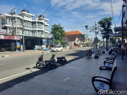 Bikin Iri Kota Lain, Ponorogo Punya Pedestrian Lebar nan Estetik