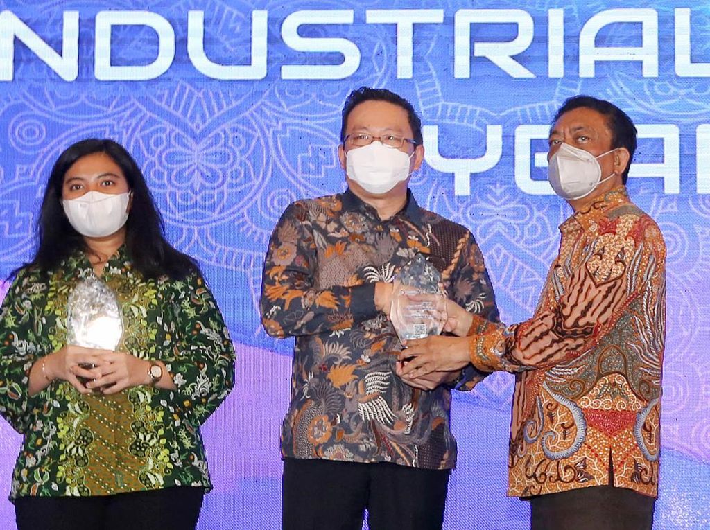 Penghargaan Best Practices Pengembangan Vokasi dari Kemenperin Penghargaan Best Practices Pengembangan Vokasi dari Kemenperin