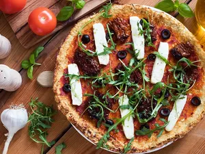 Pesan Pizza Masih Mentah, Pembeli Ini Malah Dilabrak Pemilik Restoran