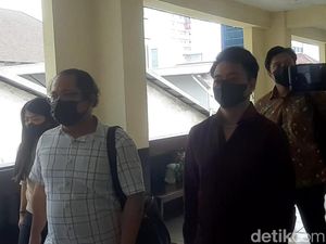 Sempat Bikin Wendy Walters Kecewa, Reza Arap Akhirnya Penuhi Mediasi Sempat Bikin Wendy Walters Kecewa, Reza Arap Akhirnya Penuhi Mediasi