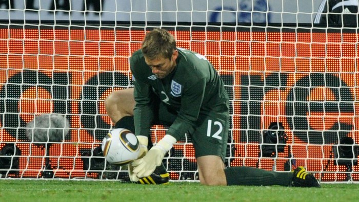 RUSTENBURG, SOUTH AFRICA - JUNE 12:  Robert Green of England misjudges the ball and lets in a goal during the 2010 FIFA World Cup South Africa Group C match between England and USA at the Royal Bafokeng Stadium on June 12, 2010 in Rustenburg, South Africa.  (Photo by Kevork Djansezian/Getty Images)