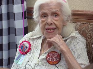 Rutin Minum Tequila Jadi Rahasia Panjang Umur Nenek 101 Tahun Ini