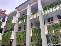 Detik-detik Siswi Loncat dari Lantai 2 Sekolah hingga Patah Tulang Kaki