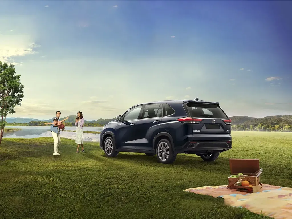 Membandingkan Harga Toyota Innova HyCross dan Innova Zenix Membandingkan Harga Toyota Innova HyCross dan Innova Zenix