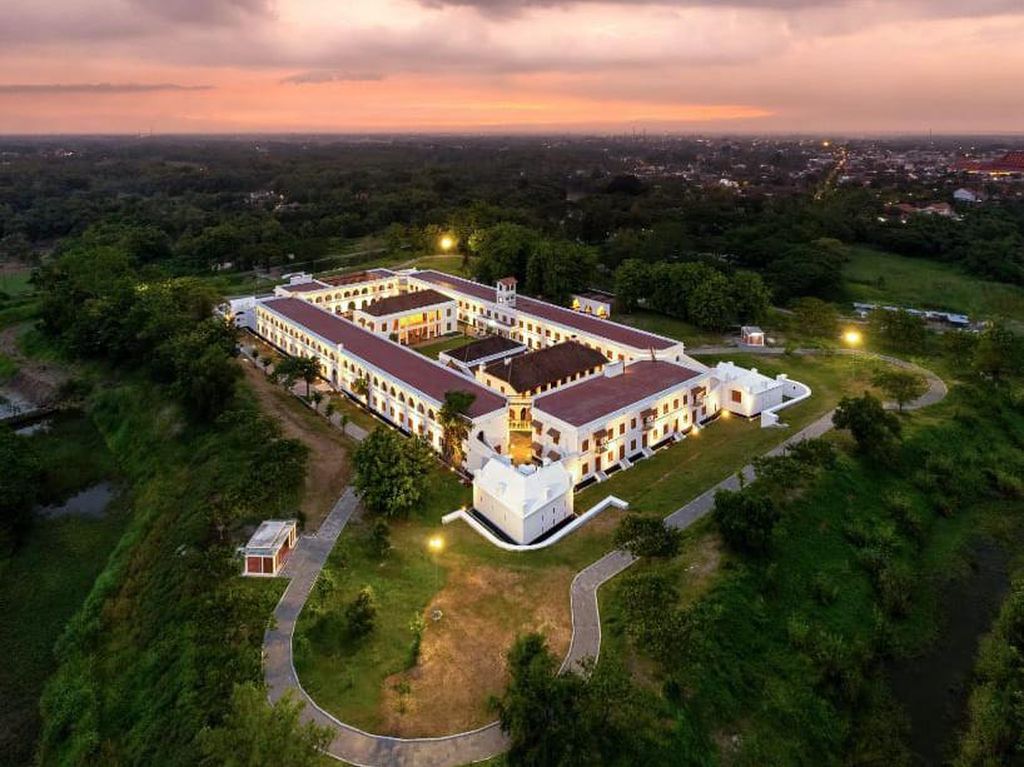 Menyambangi Benteng Van Den Bosch di Ngawi yang Legendaris Menyambangi Benteng Van Den Bosch di Ngawi yang Legendaris