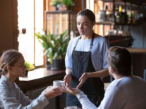 Duh! 5 Pelanggan Ini Dikritik Karena Mengeluhkan Pesanannya Duh! 5 Pelanggan Ini Dikritik Karena Mengeluhkan Pesanannya