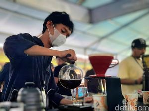 Puluhan Barista Adu Jago di Festival Kopi Nusantara Bondowoso Puluhan Barista Adu Jago di Festival Kopi Nusantara Bondowoso