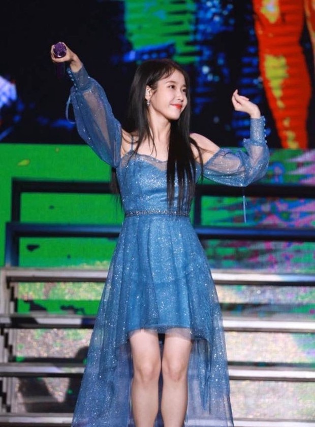 Gaya panggung IU/Foto: Instagram.com/dlwlrms_iufans Gaya panggung IU