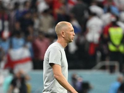 Gaya Pelatih Timnas AS di Piala Dunia Qatar, Pakai Sneakers Eksklusif Nike
