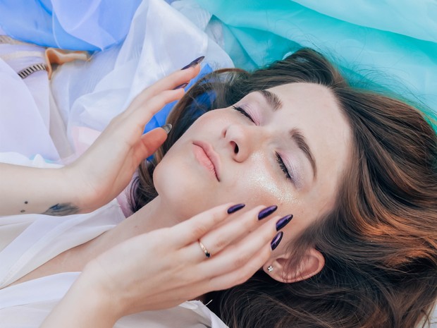 Gunakan skincare yang mengandung bahan untuk memperbaiki skin barrier / Foto: pexels.com/Arina Shilyaeva Gunakan skincare yang mengandung bahan untuk memperbaiki skin barrier / Foto: pexels.com/Arina Shilyaeva