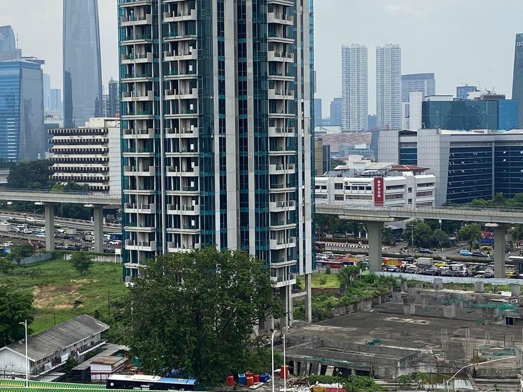 Imbas Bubaran Relawan Jokowi, Tol Dalam Kota Macet Parah Imbas Bubaran Relawan Jokowi, Tol Dalam Kota Macet Parah