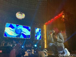 Manggung di Medan, Aksi Isyana-Kunto Aji Berikan Nuansa Berbeda