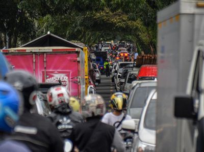 Jalan ke Arah Lokasi Gempa Cianjur Macet Banget
