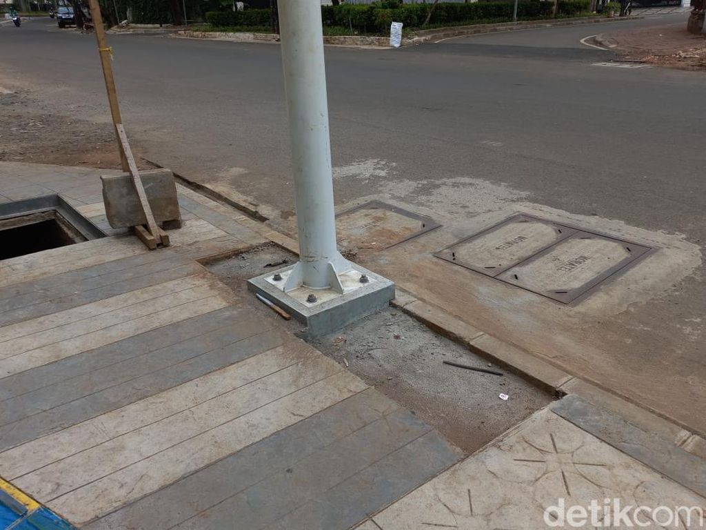 Cerita Vendor soal Kabel Lampu Sepanjang 100 Meter Hilang di Jakpus Cerita Vendor soal Kabel Lampu Sepanjang 100 Meter Hilang di Jakpus