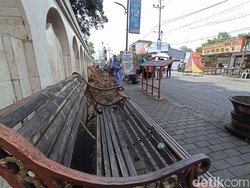 Duh, Puluhan Kursi di Kawasan Makam Bung Karno Rusak
