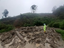 Banjir Bandang, Akses Jalan di Madina Terputus Hampir 10 Jam