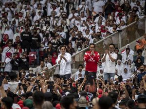 Eks TKN Kritik Acara Relawan Jokowi di GBK: Rakyat Masih Berduka Eks TKN Kritik Acara Relawan Jokowi di GBK: Rakyat Masih Berduka