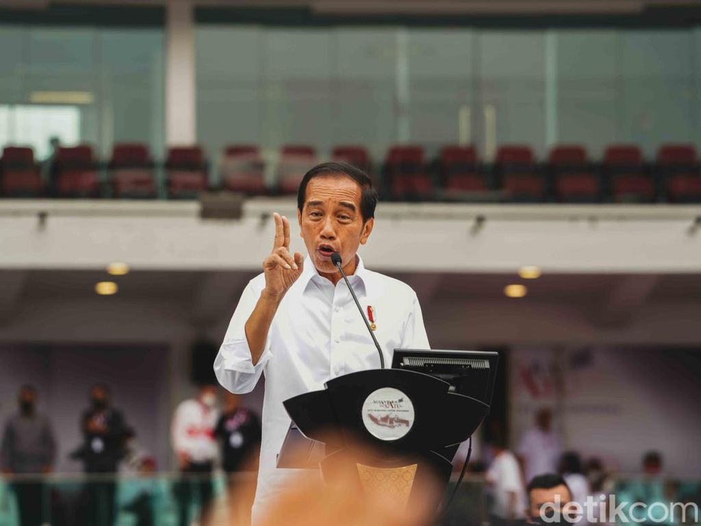 Sinyal Jokowi Dukung Ganjar di Balik Pesan Rambut Putih Pikir Rakyat