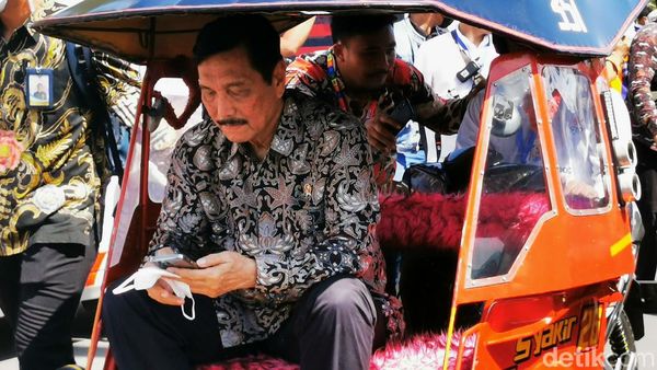 Panas-panasan, Luhut-Zulhas Naik Bentor di Tidore