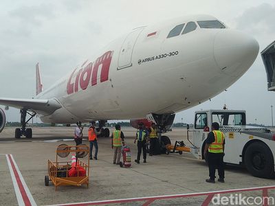 Penerbangan Jemaah Umrah dari BIJB Majalengka