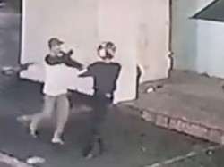 Menanti Polisi Ungkap OTK Berbusur Serang Masjid Al Markaz Maros