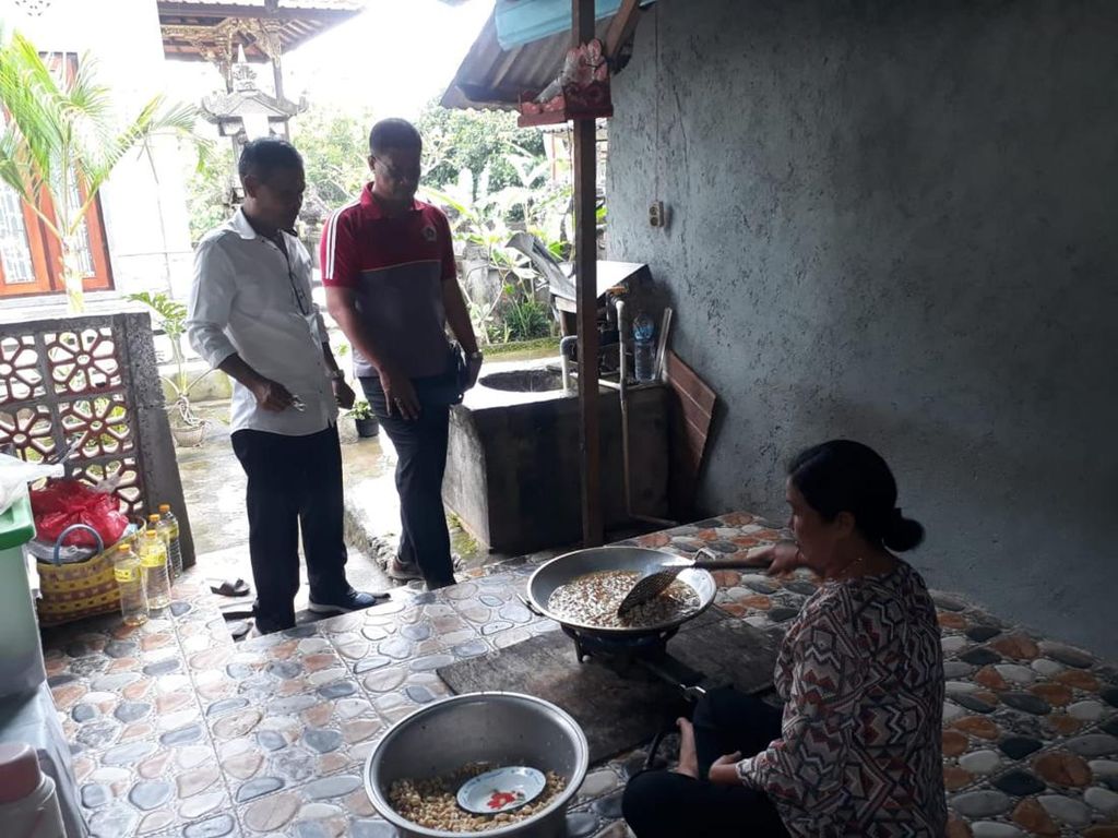 Panen 150 Ton, Mete Nusa Penida Masih Berkutat di Pasar Lokal Panen 150 Ton, Mete Nusa Penida Masih Berkutat di Pasar Lokal