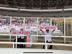 Relawan Teriak Tiga Periode saat Jokowi Pidato di Gelora Bung Karno Relawan Teriak Tiga Periode saat Jokowi Pidato di Gelora Bung Karno