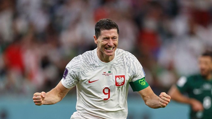 AL RAYYAN, QATAR - NOVEMBER 26: Robert Lewandowski of Poland celebrates scoring a goal during the FIFA World Cup Qatar 2022 Group C match between Poland and Saudi Arabia at Education City Stadium on November 26, 2022 in Al Rayyan, Qatar. (Photo by Pawel Andrachiewicz/PressFocus/MB Media/Getty Images)