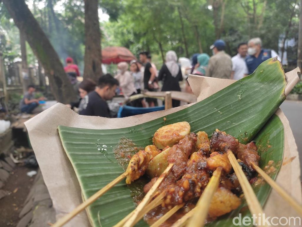 Gurihnya Sate Jando Gasibu, Kuliner Laris dari Kota Bandung