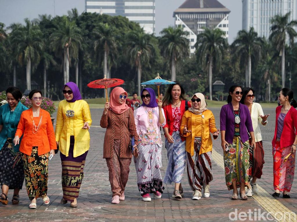 Sejarah Kebaya, Baju Tradisional yang Mau Diklaim Singapura Cs ke UNESCO