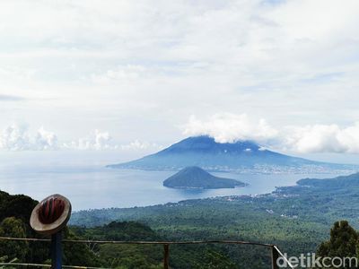 Bukan Eropa, Ini Tidore Punya! Namanya Bukit Lona