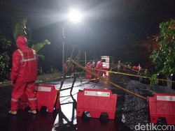 Jalan Perbatasan Kota Batu-Malang Ambrol, Jalur Roda Empat Dialihkan