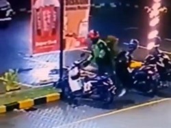 Pria Berjaket Ojol Maling Motor di Kuta, Korban Ternyata Lupa Cabut Kunci