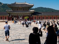 Korea Makin Pusing Krisis Populasi, Warga Mulai Anggap Menikah Tak Penting