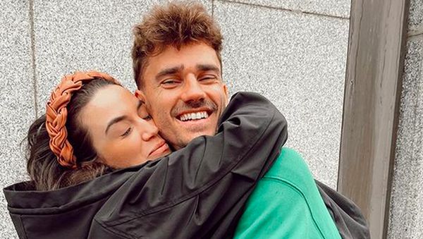 8 Potret Mesra Antoine Griezmann dan Istri, Psikolog Anak yang Jarang Eksis