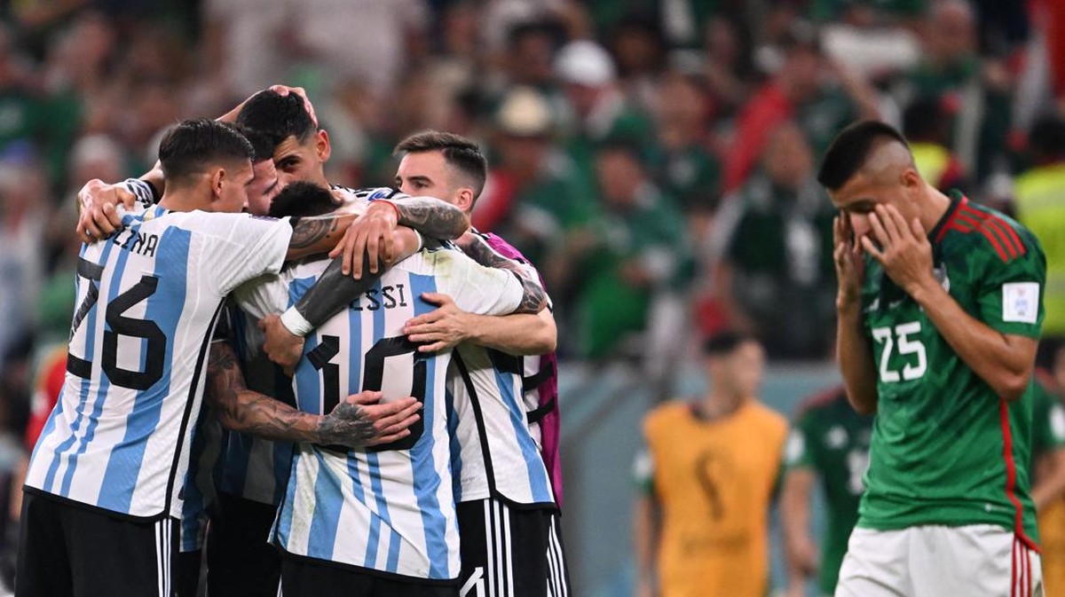 Argentina menang 2-0 atas Meksiko. (Foto: AFP via Getty Images/KIRILL KUDRYAVTSEV)