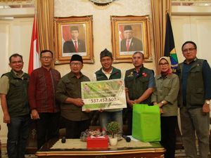 Bupati Bandung Serahkan Donasi Rp 537 Juta untuk Korban Gempa Cianjur