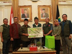 Bupati Bandung Serahkan Donasi Rp 537 Juta untuk Korban Gempa Cianjur