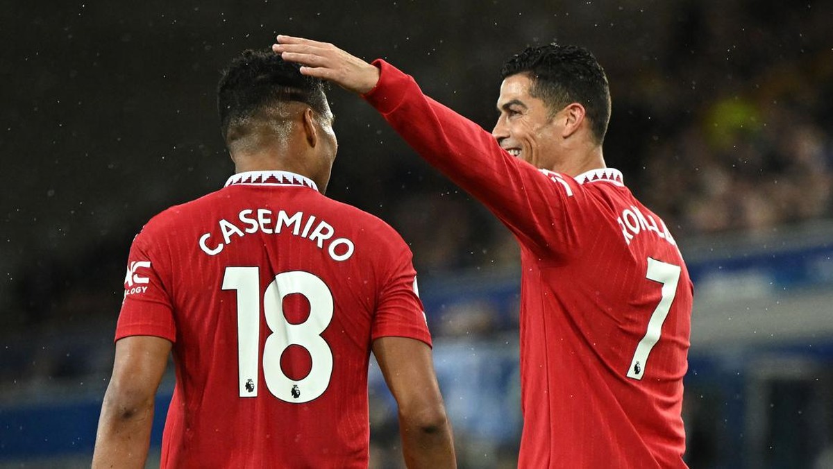 Casemiro merespons perpisahan pahit Cristiano Ronaldo dengan Manchester United. (Foto: AFP via Getty Images/OLI SCARFF)