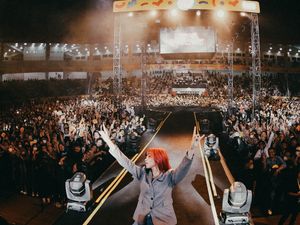 Isyana-Kunto Aji Rayakan Era Baru di Collabonation Tour Medan Isyana-Kunto Aji Rayakan Era Baru di Collabonation Tour Medan